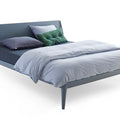 Bett Essential Lack Cool grey Ansicht mit Matratze, Bettdecke und Kissen